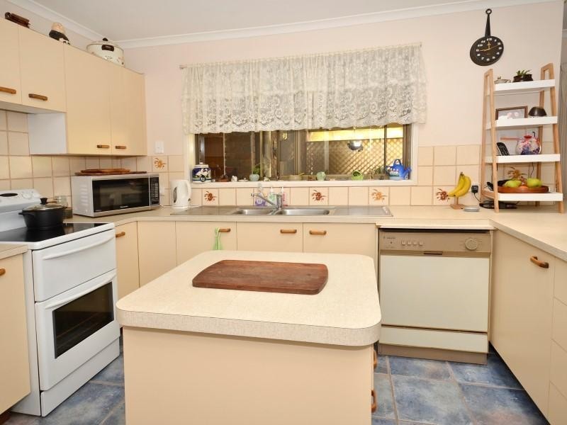 10 Verdon Street, Golden Beach QLD 4551