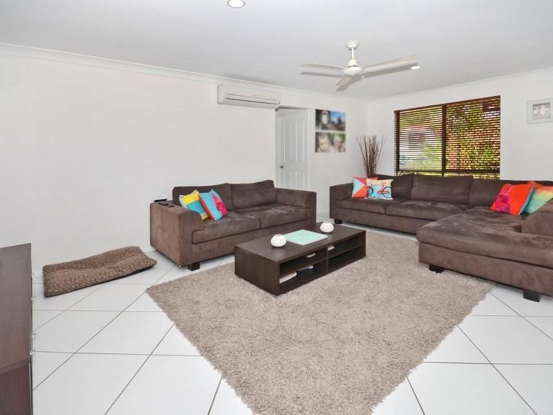 4 Village Way, Little Mountain QLD 4551