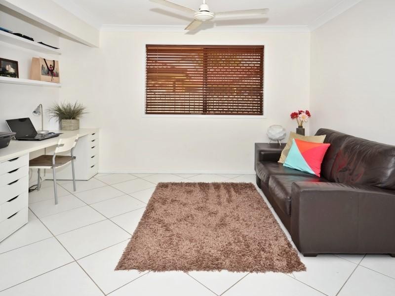 4 Village Way, Little Mountain QLD 4551