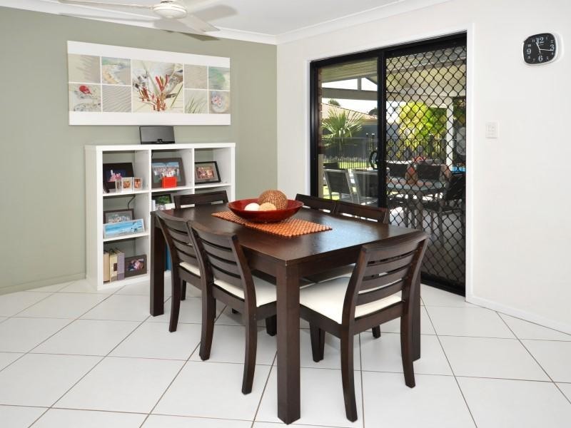 4 Village Way, Little Mountain QLD 4551