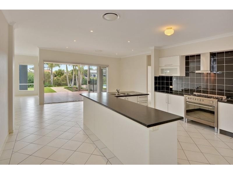 34 Wallaby Circuit, Pelican Waters QLD 4551