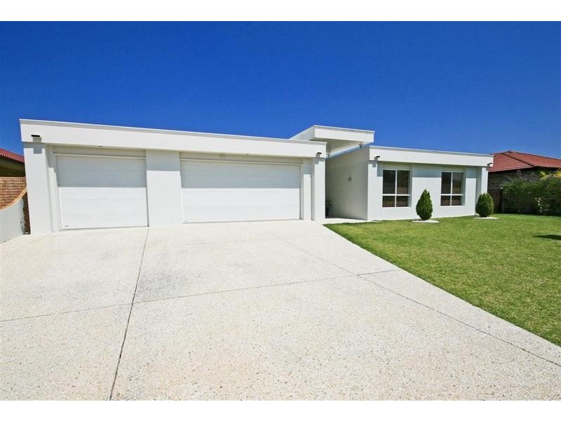 15 Wallaby Circuit, Pelican Waters QLD 4551