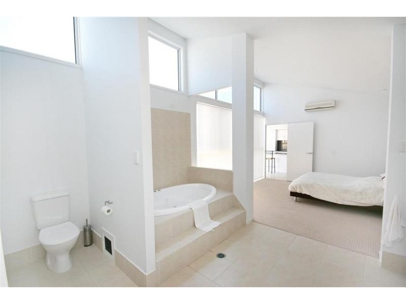 15 Wallaby Circuit, Pelican Waters QLD 4551