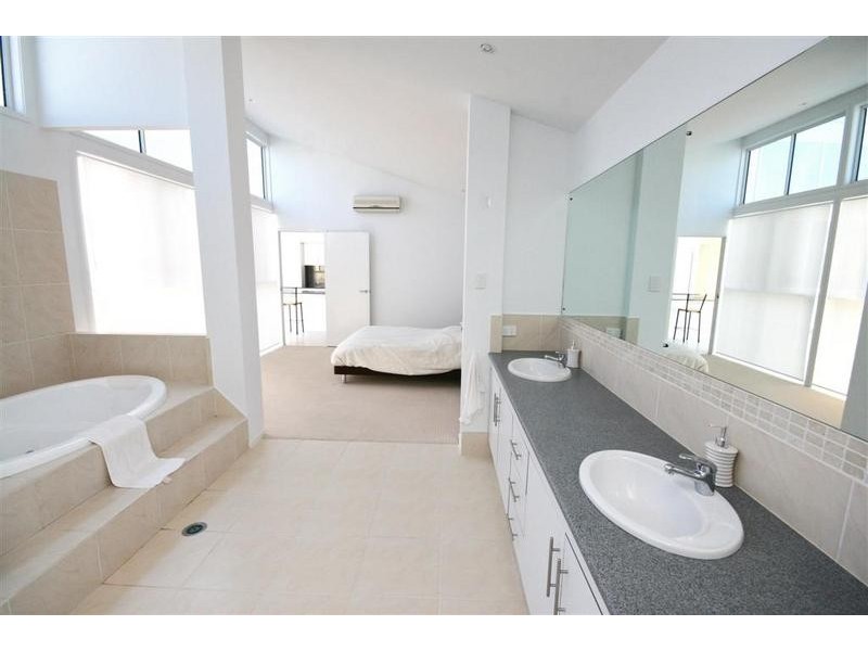 15 Wallaby Circuit, Pelican Waters QLD 4551