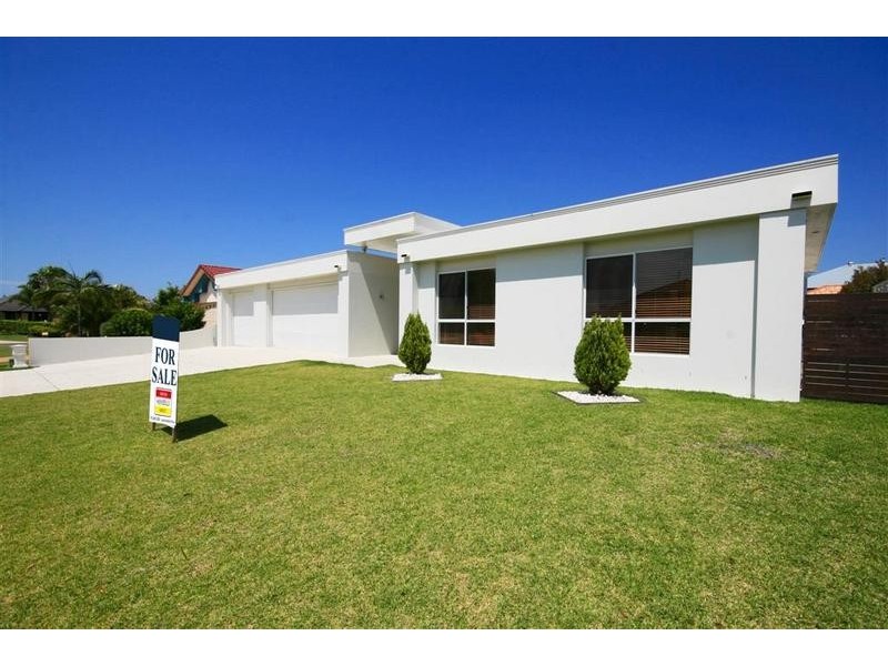 15 Wallaby Circuit, Pelican Waters QLD 4551