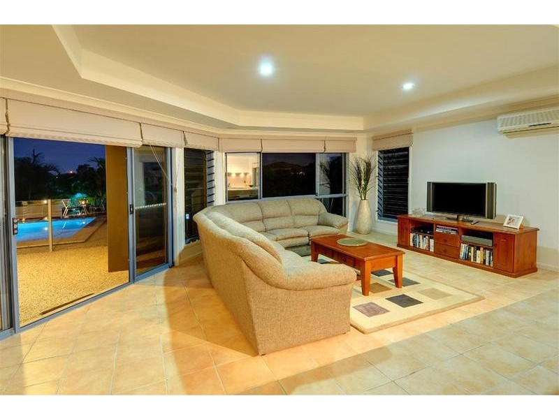 30 Wallaby Circuit, Pelican Waters QLD 4551