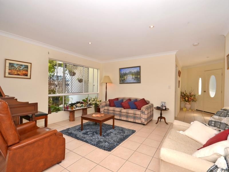 5 Wattle Court, Little Mountain QLD 4551