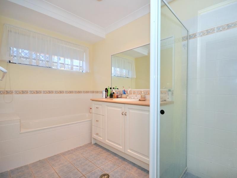 5 Wattle Court, Little Mountain QLD 4551