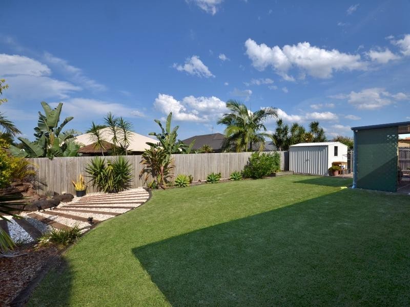 5 Wattle Court, Little Mountain QLD 4551