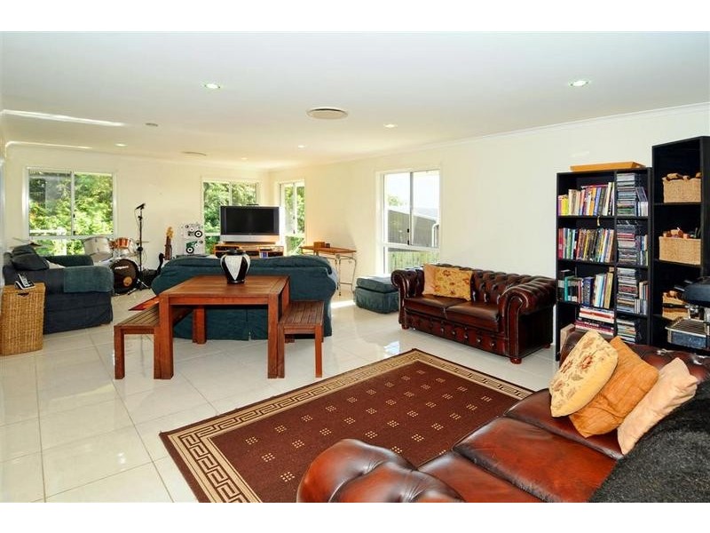 6 Wattlefield Road, Little Mountain QLD 4551