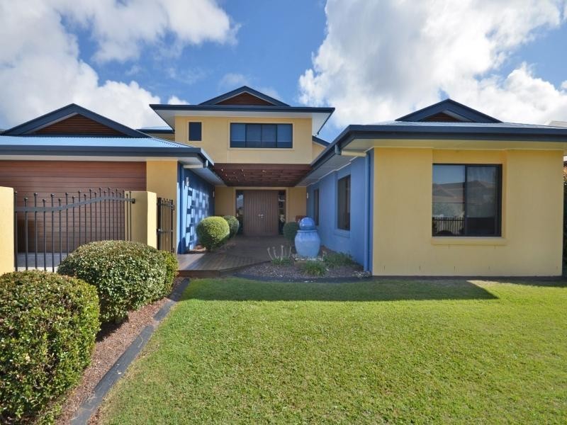 4 Webb Ellis Court, Pelican Waters QLD 4551