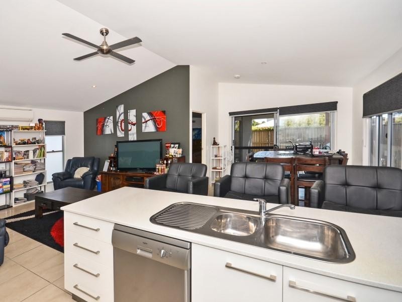 204 Westminster Avenue, Golden Beach QLD 4551