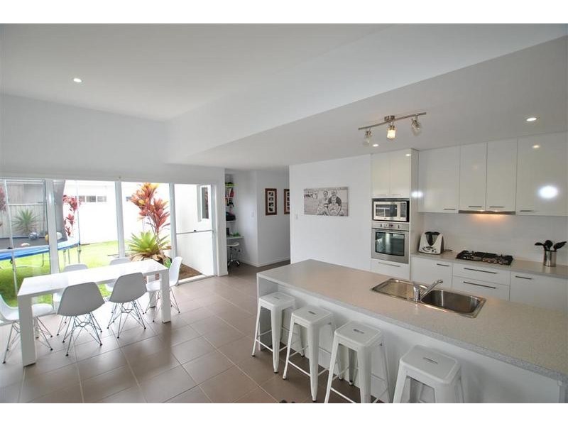 14 Whitehaven Way, Pelican Waters QLD 4551