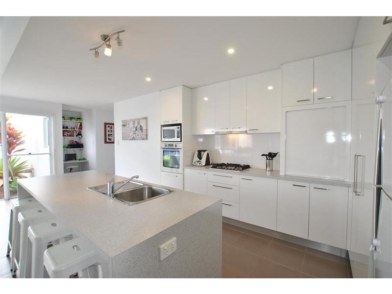 14 Whitehaven Way, Pelican Waters QLD 4551