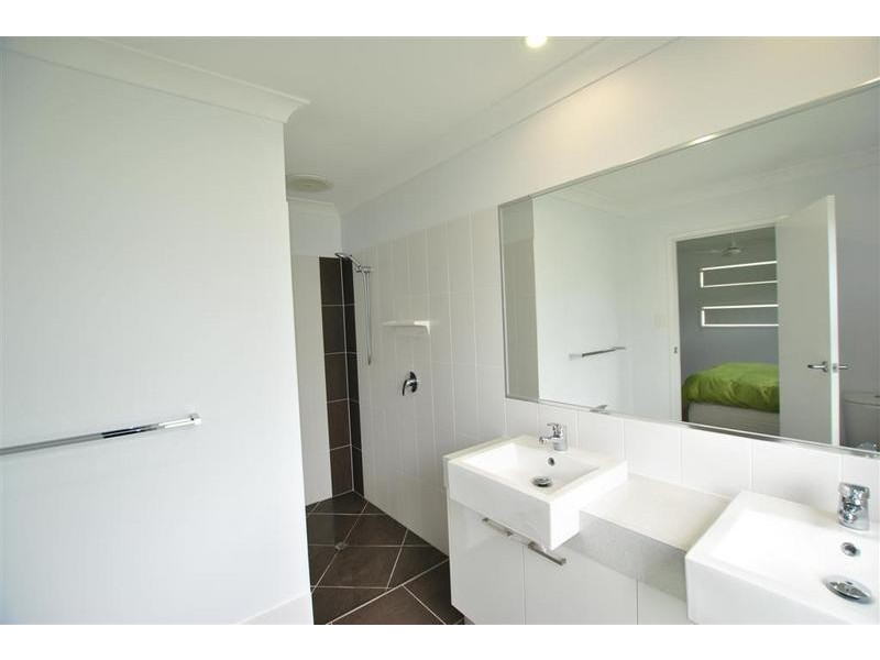 14 Whitehaven Way, Pelican Waters QLD 4551