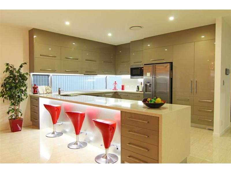 39 Whitehaven Way, Pelican Waters QLD 4551
