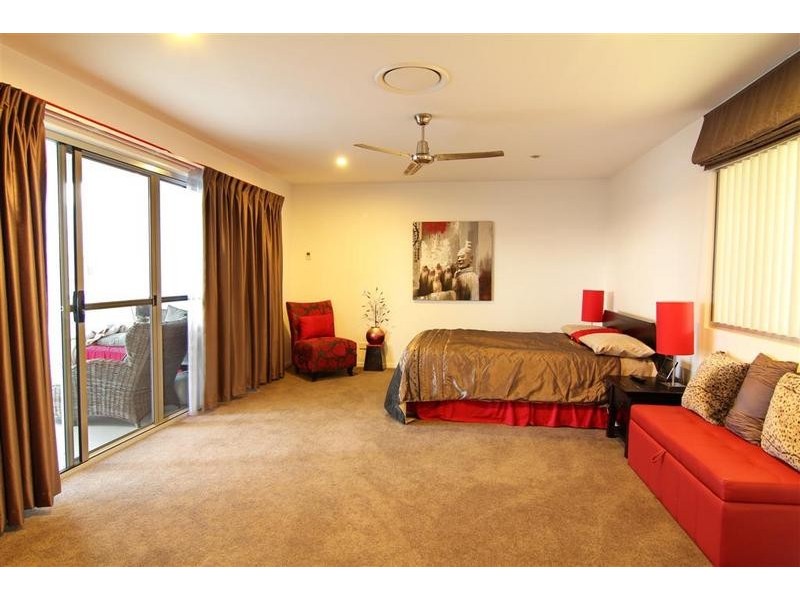 39 Whitehaven Way, Pelican Waters QLD 4551