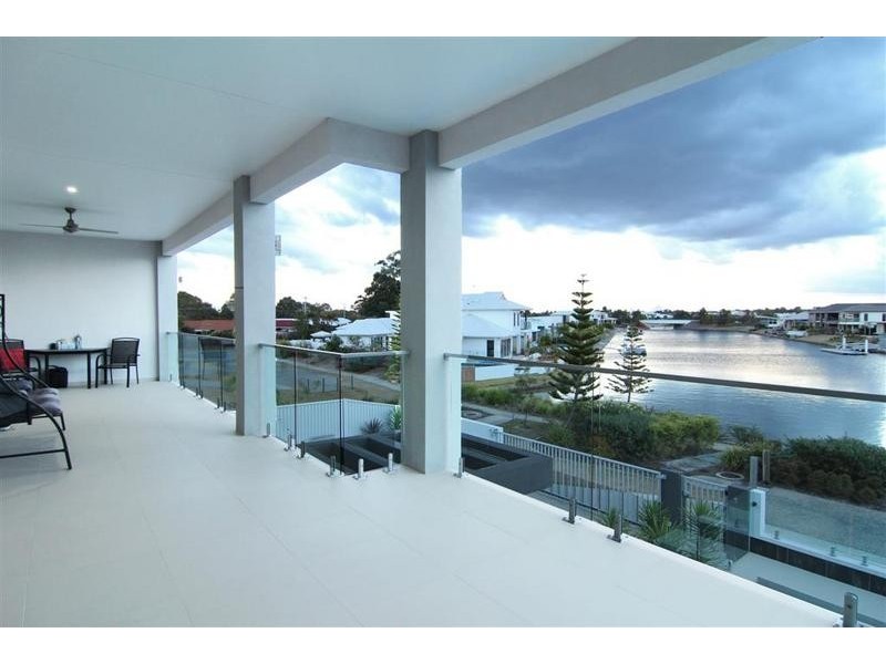 39 Whitehaven Way, Pelican Waters QLD 4551