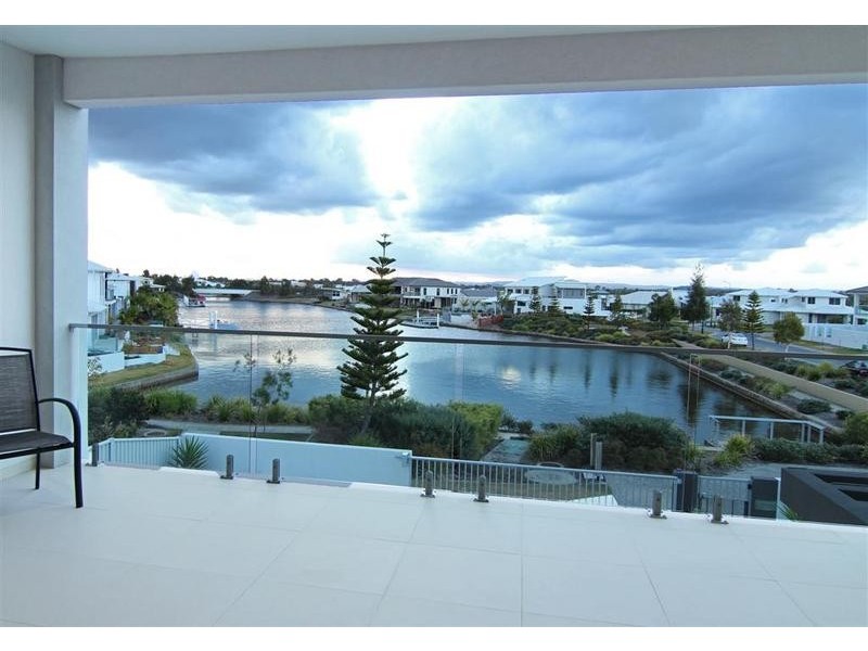 39 Whitehaven Way, Pelican Waters QLD 4551