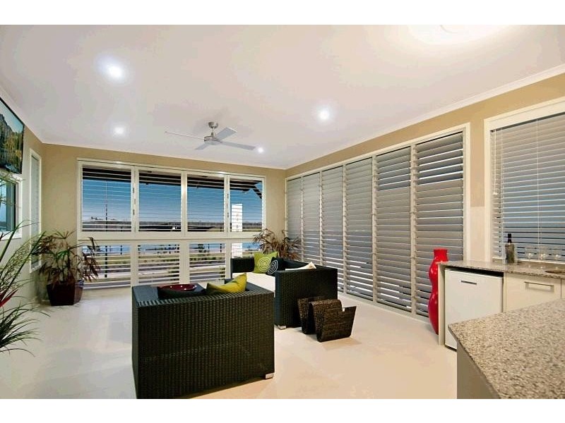 48 Whitehaven Way, Pelican Waters QLD 4551