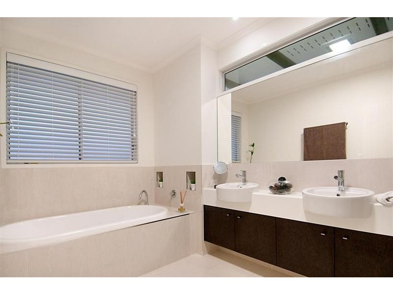 48 Whitehaven Way, Pelican Waters QLD 4551