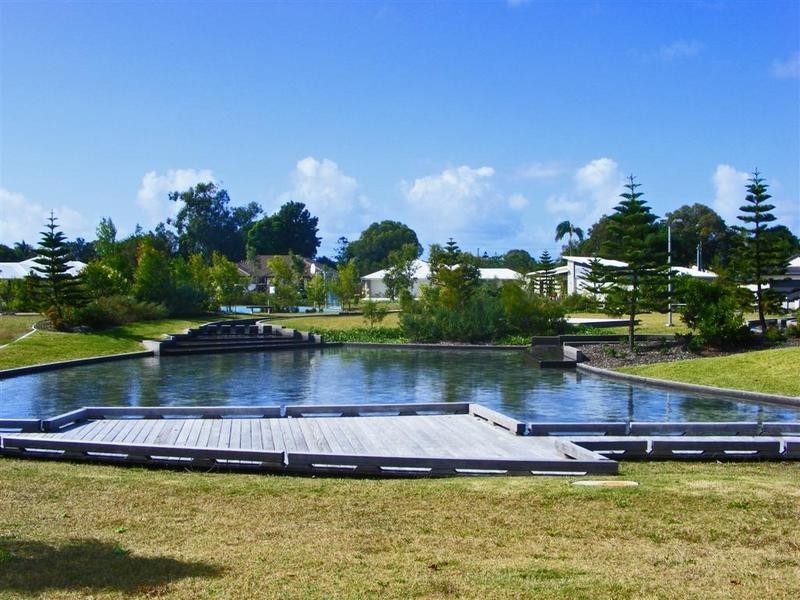 9 Whitehaven Way, Pelican Waters QLD 4551
