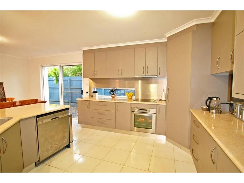 17 White Cedar Drive, Meridan Plains QLD 4551
