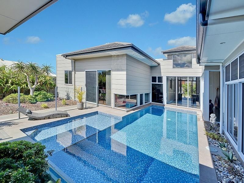46 Whitehaven Way, Pelican Waters QLD 4551