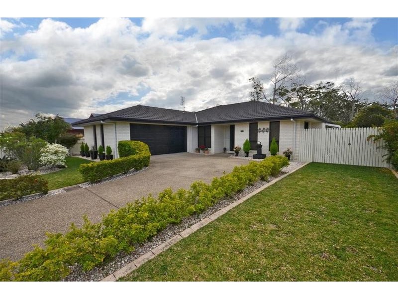 5 Wildflower Way, Little Mountain QLD 4551