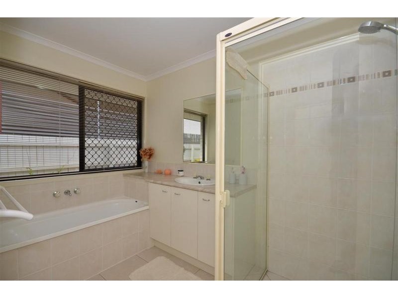 5 Wildflower Way, Little Mountain QLD 4551