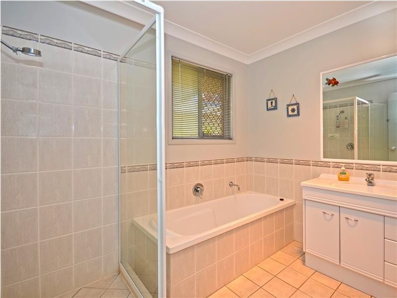 8 Wildflower Way, Little Mountain QLD 4551