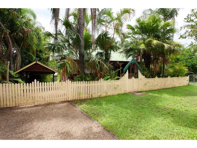 17 William Street, Landsborough QLD 4550