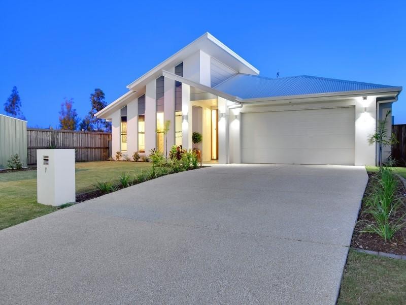 17 Wilshire Place, Pelican Waters QLD 4551