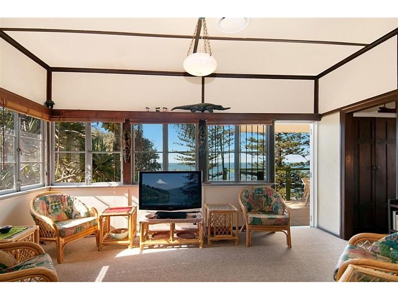 35 Wilson Ave, Dicky Beach QLD 4551