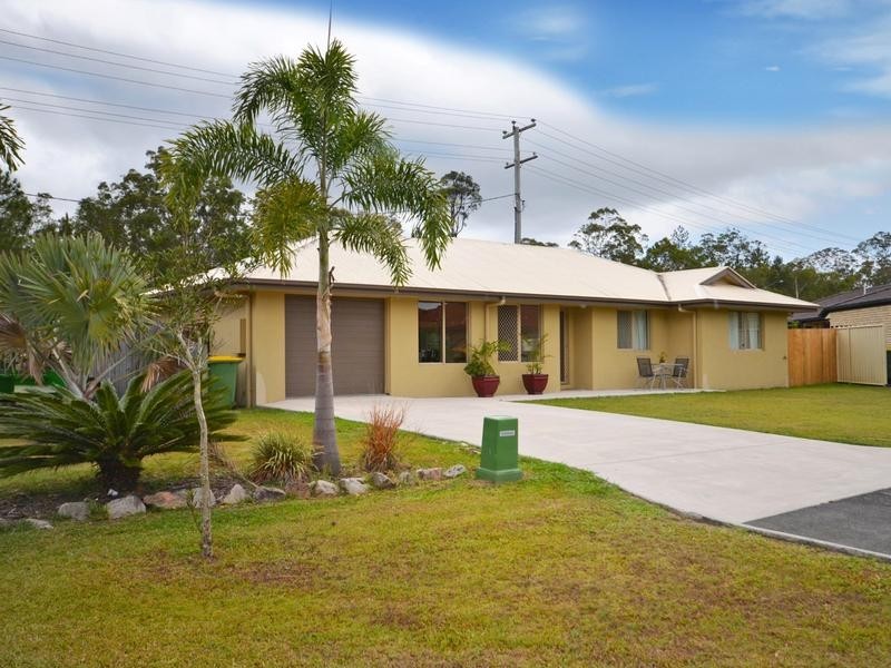 16 Winston Court, Landsborough QLD 4550