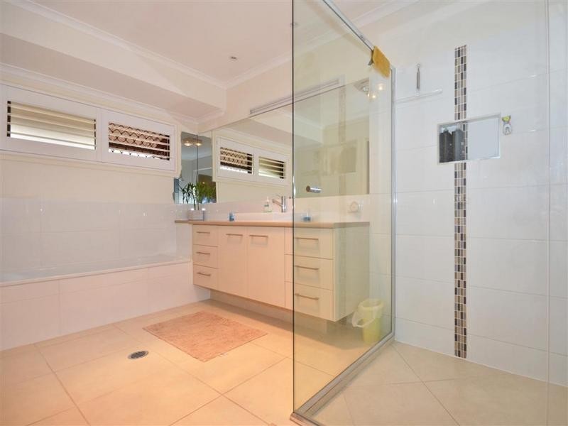 21 Woodroffe Street, Little Mountain QLD 4551