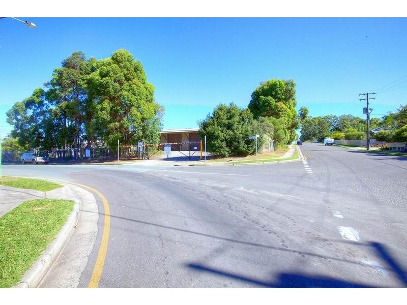 4 Daniel Street, Caloundra West QLD 4551