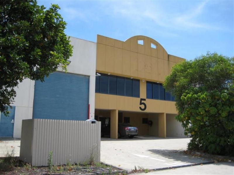 1 & 2/ 5 Machinery Avenue, Warana QLD 4575