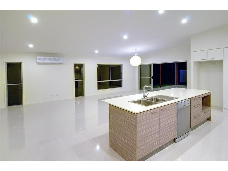 8 Koopa Place, Pelican Waters QLD 4551