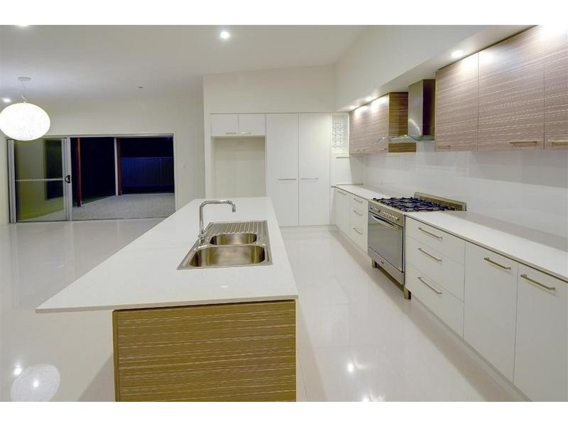 8 Koopa Place, Pelican Waters QLD 4551