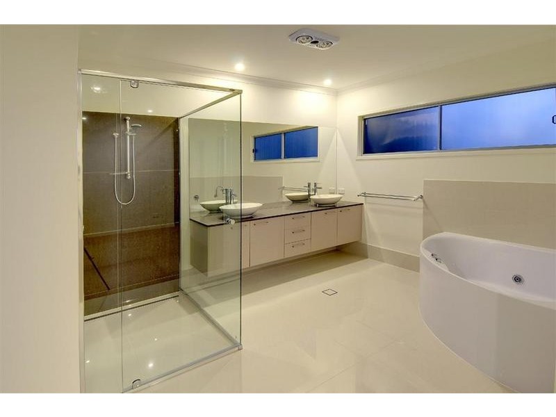 8 Koopa Place, Pelican Waters QLD 4551