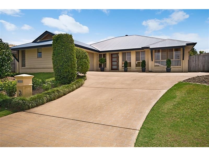 17 Lang Street, Pelican Waters QLD 4551