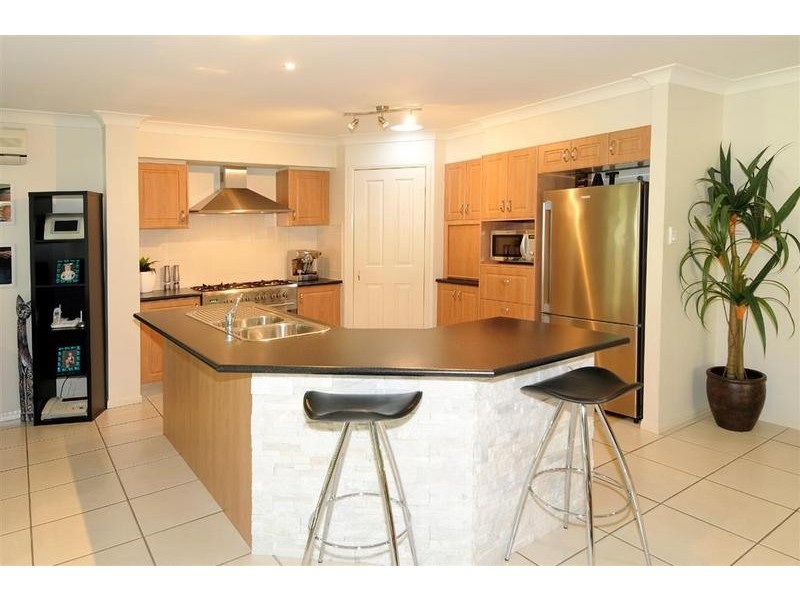 100 Mahogany Drive, Pelican Waters QLD 4551