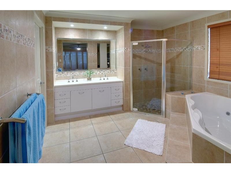 100 Mahogany Drive, Pelican Waters QLD 4551