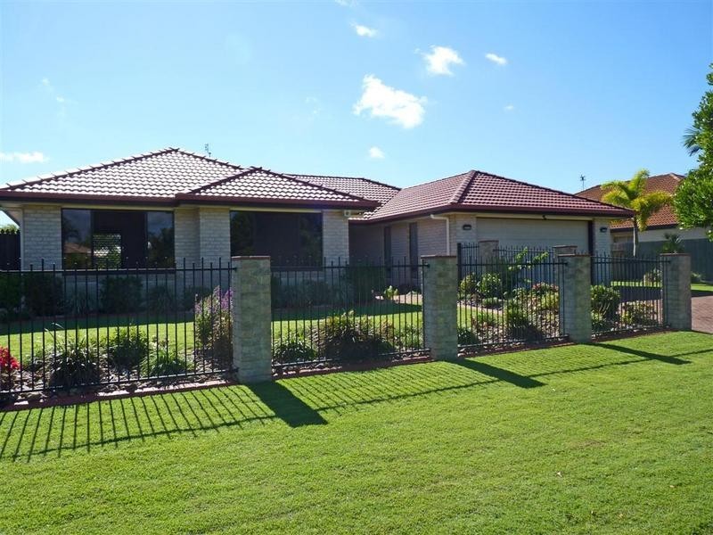 8 Matthew Crescent, Pelican Waters QLD 4551