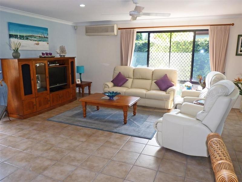 8 Matthew Crescent, Pelican Waters QLD 4551