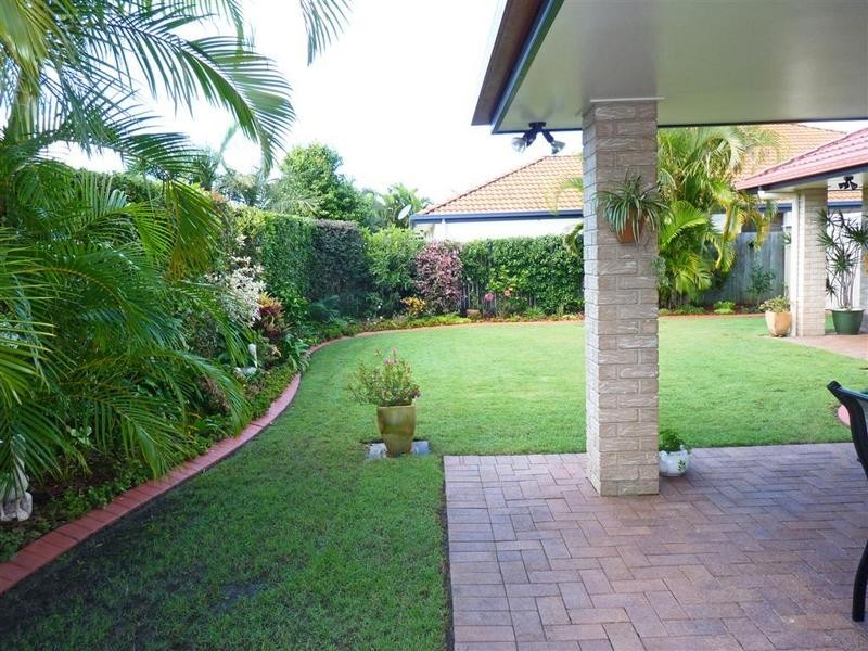 8 Matthew Crescent, Pelican Waters QLD 4551