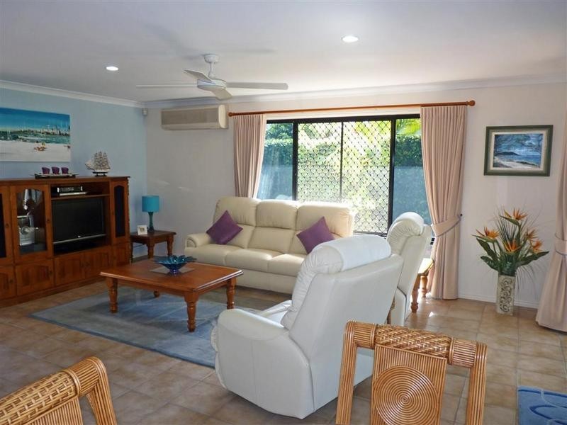 8 Matthew Crescent, Pelican Waters QLD 4551