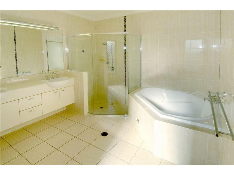 25 Sovereign Circuit, Pelican Waters QLD 4551