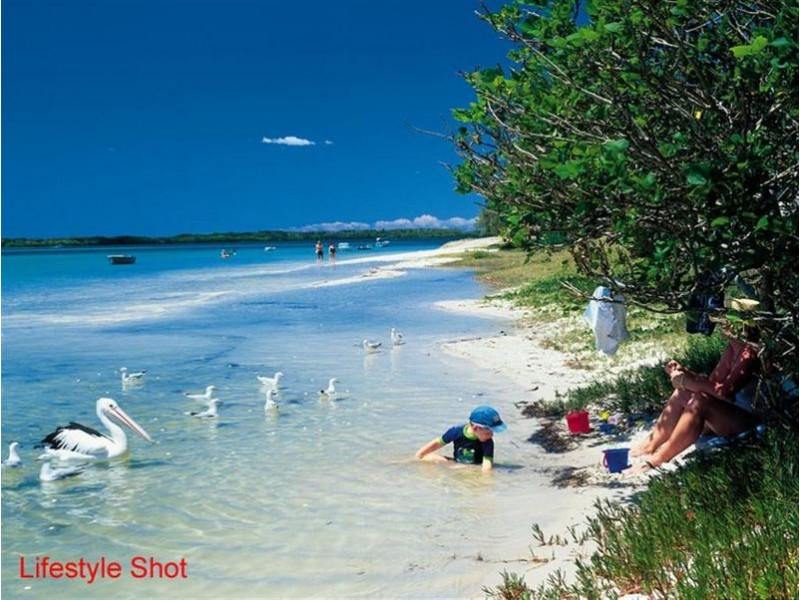 16 Undanbi Place, Pelican Waters QLD 4551